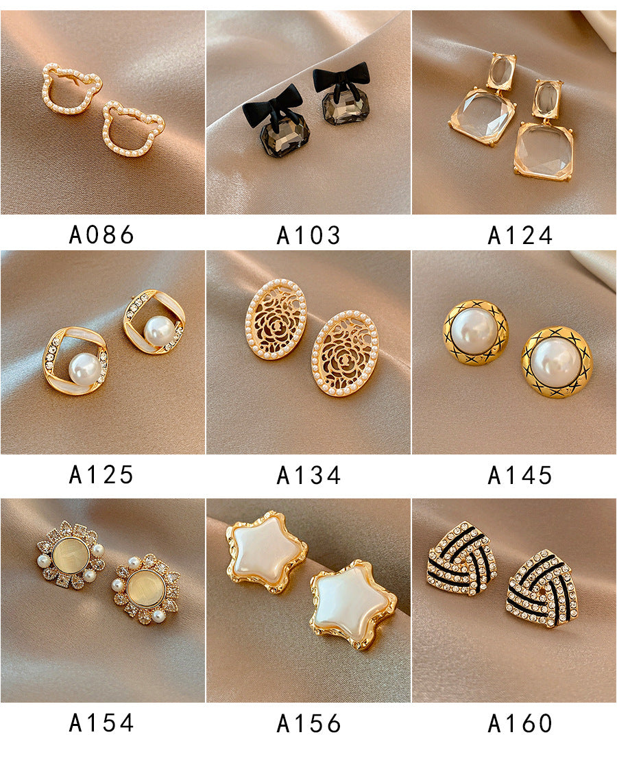 Vintage Design Earring